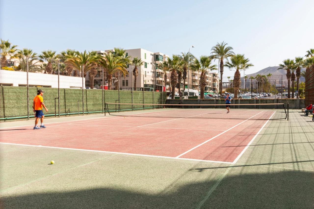 Homeforguest Modern And Recently Renovated Apartment In Arona Arona  Exteriér fotografie
