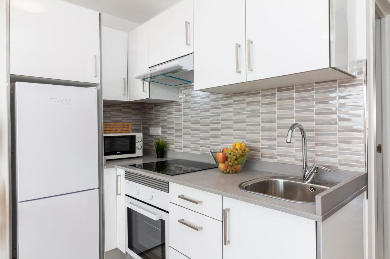 Homeforguest Modern And Recently Renovated Apartment In Arona Arona  Exteriér fotografie