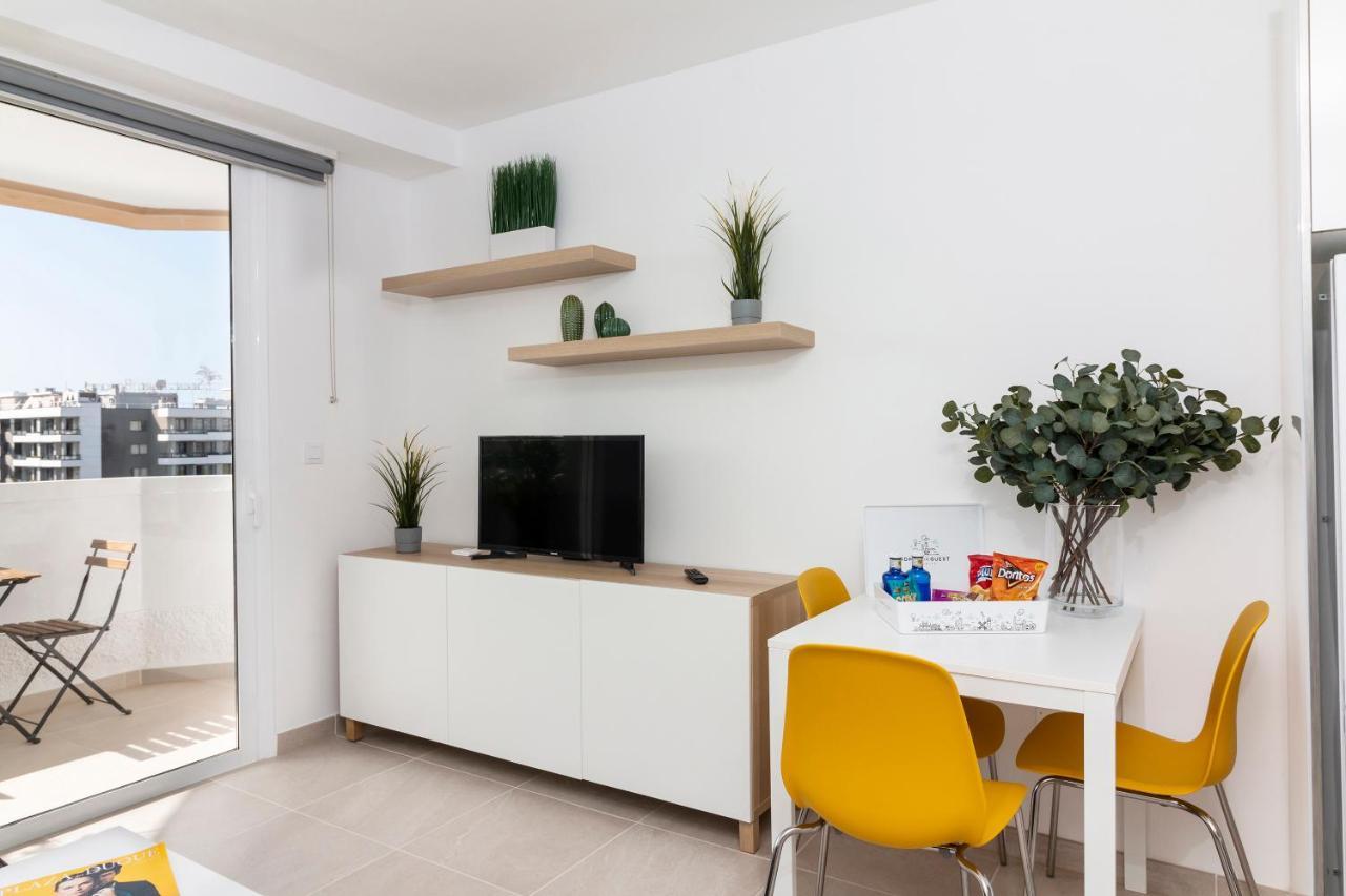 Homeforguest Modern And Recently Renovated Apartment In Arona Arona  Exteriér fotografie