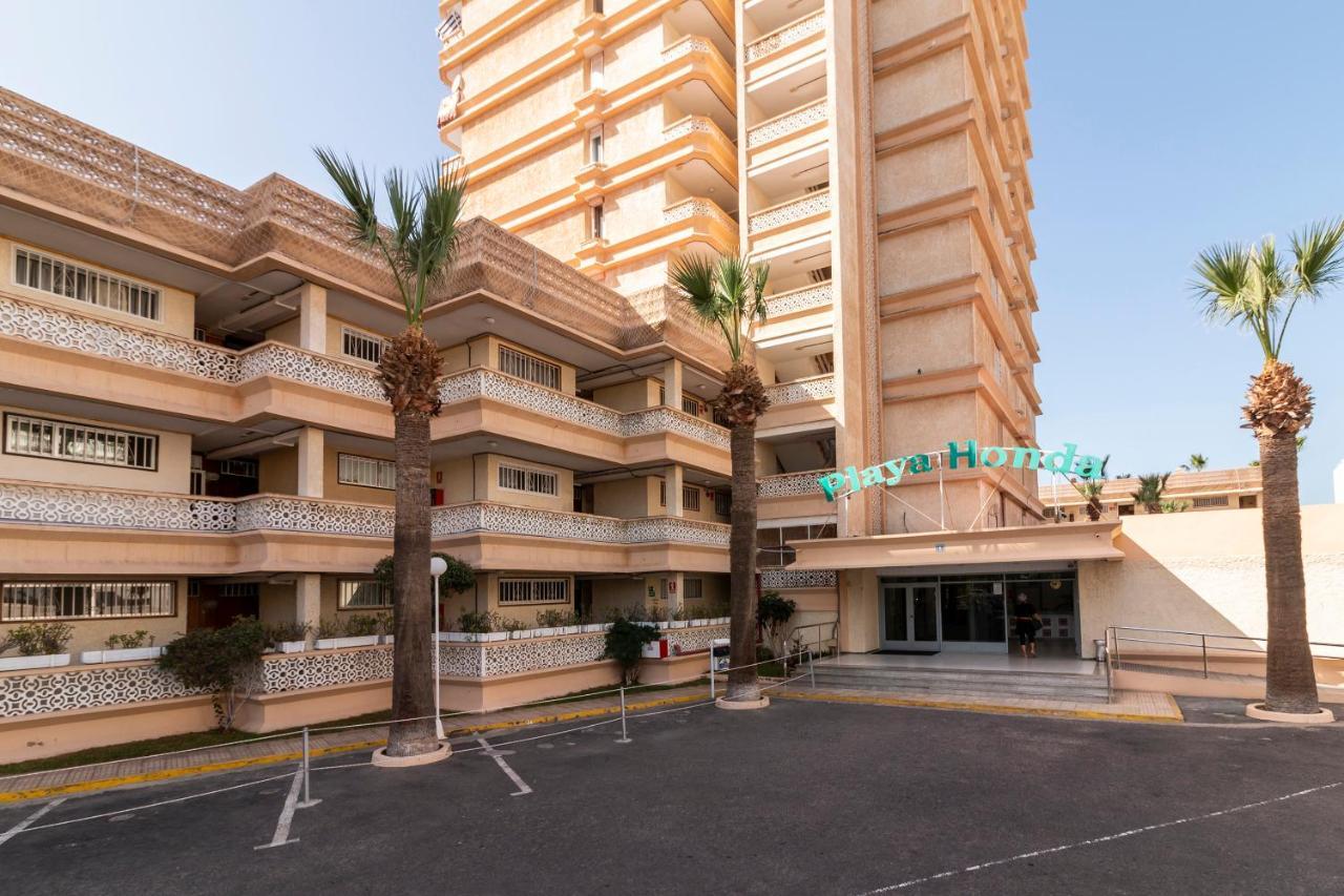 Homeforguest Modern And Recently Renovated Apartment In Arona Arona  Exteriér fotografie